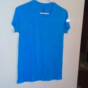 Champion Breathable Workout Shirt Medium 100% Nylon Fabric